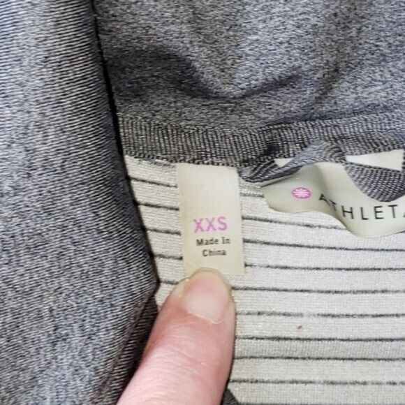 Athleta Women's Size XXS Grey Zip-Up Jacket Pockets Thumb Holes GUC - Picture 7 of 10
